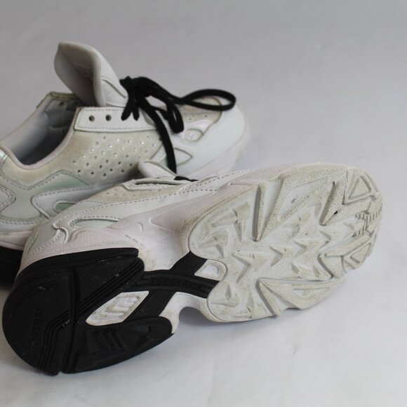 Women's Adidas Retro Fit Sneakers U.S. Size 6 - Preloved - Picture 15 of 16